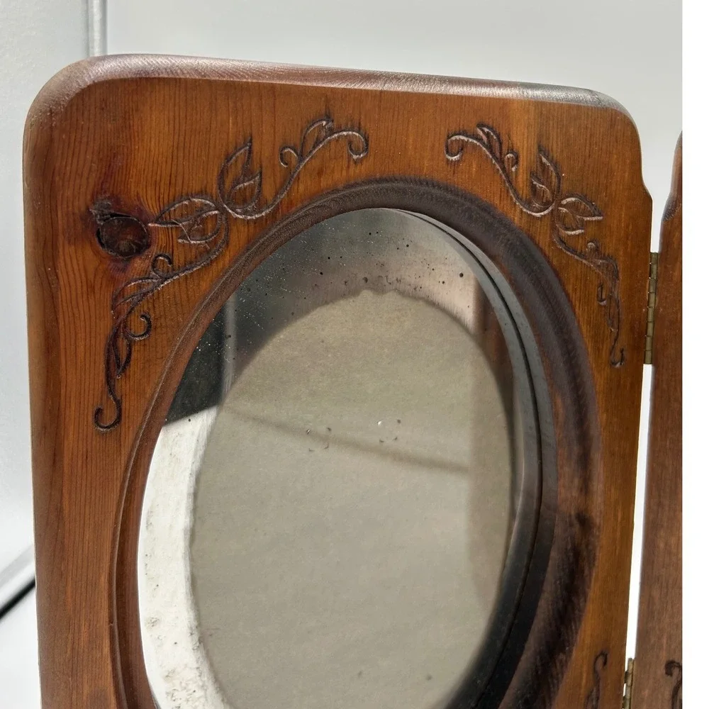 The Woodsmen Inc Vintage Wood Double Folding Picture Frame Oval Carved R-AA